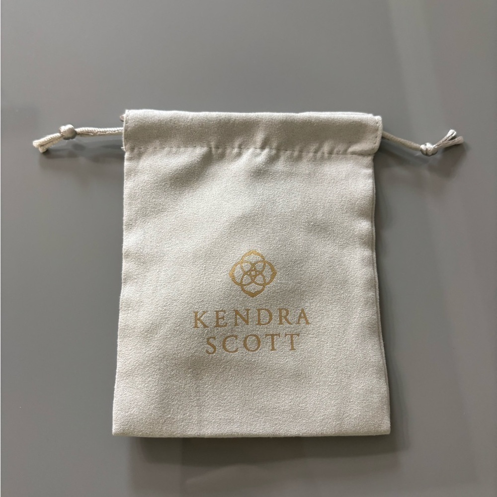 Kendra Scott Lady Gold Stud Earrings New with tags! Never been worn! - Picture 9 of 9